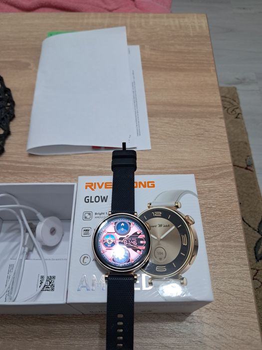 продавам часовник смарт дамски