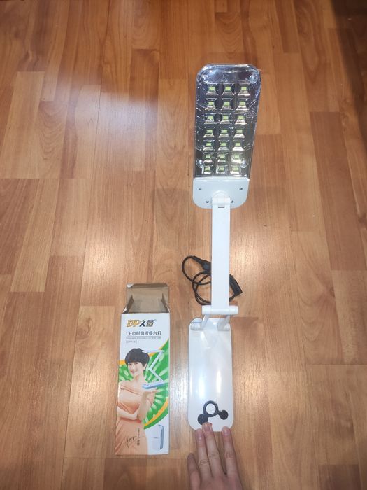 Lampa de birou cu LED