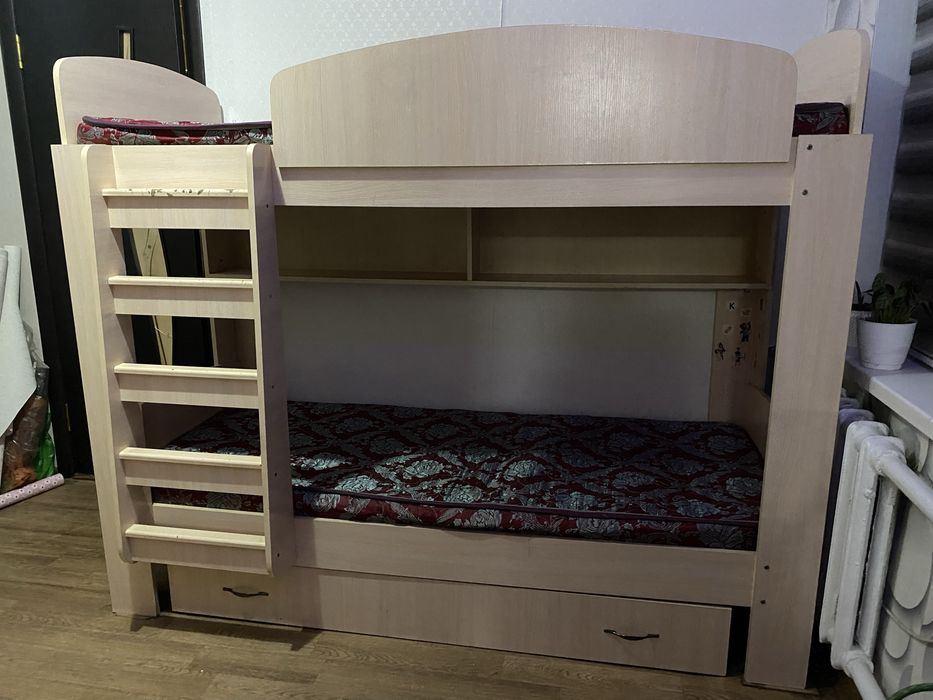Продам 2-х ярусную кровать