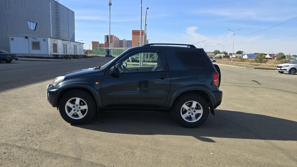 Toyota RAV4 II (XA20) 2001, 2л.