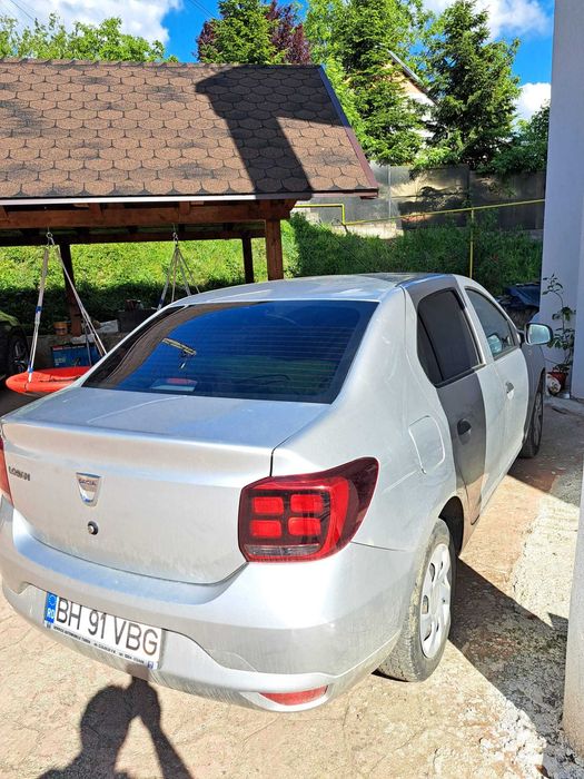 Vand Dacia Logan 10 / 2017 93.000 km cu AC si navigatie