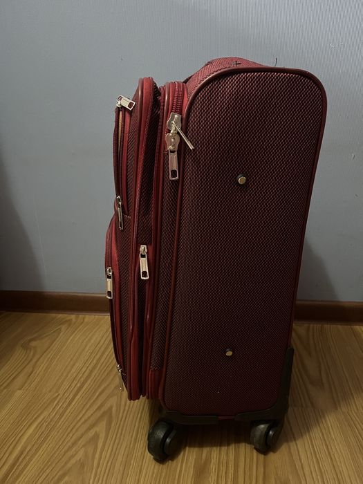 Чемодан маленький