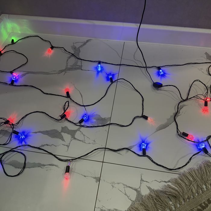 продам гирлянды разные есть