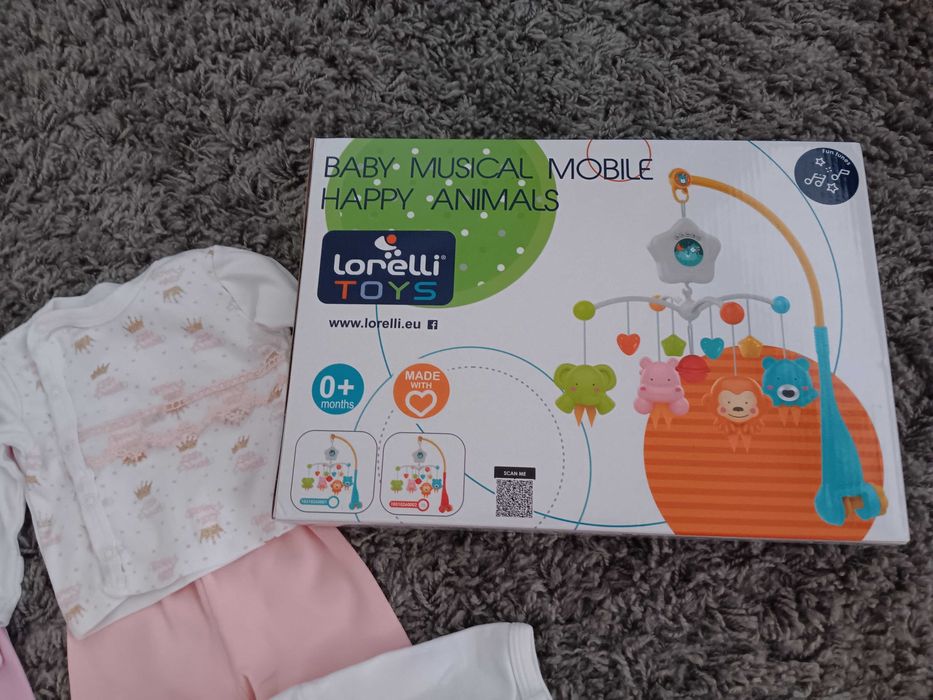 Голям лот бебешки дрешки и въртележка за кошара