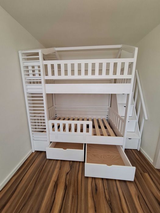 TRANSPORT GRATUIT.Pat etajat din lemn masiv.Cod 4005