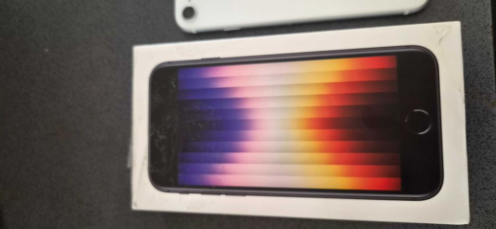iPhone SE 2 (2020) – 64GB, eSIM, baterie 85%, stare bună