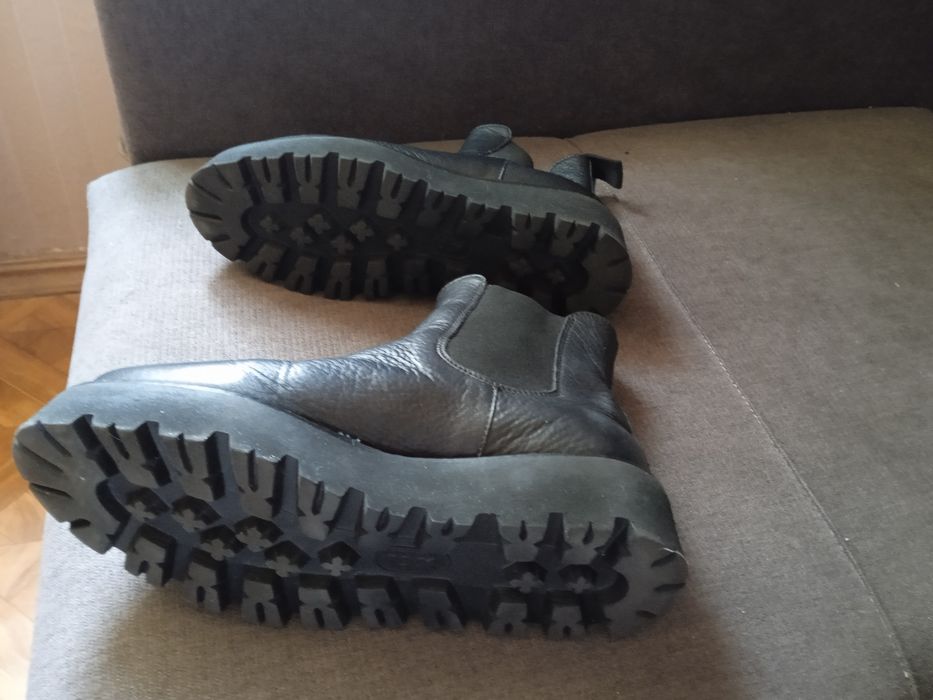 Продам ботинки осень -весна