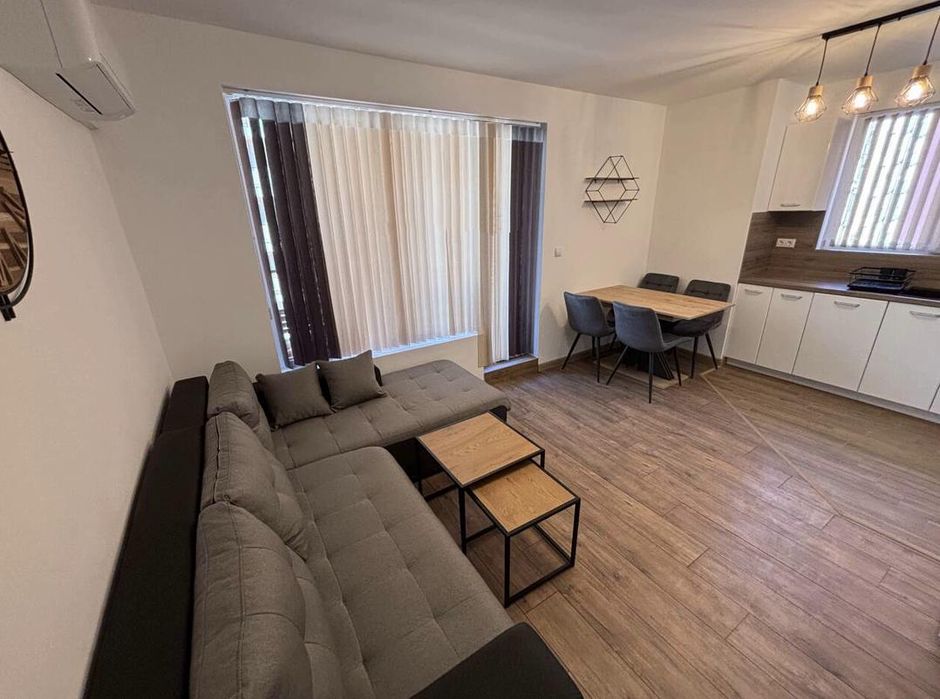 Дава се под наем Двустаен апартамент в Пловдив, Остромила - 58 кв.м за 400 € - Снимка #1