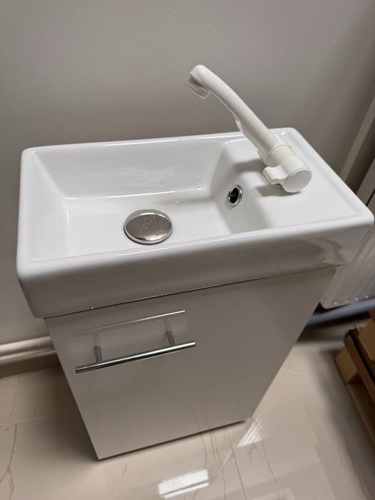 vanda scafe , lupa, 2 chiuvete mobile etc