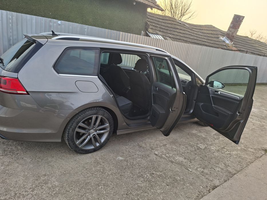 Vând volkswagen golf