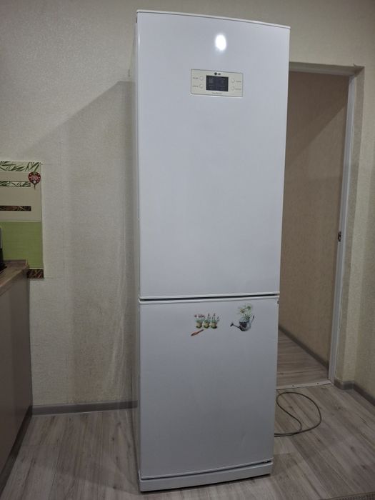 Холодильник  LG б/у