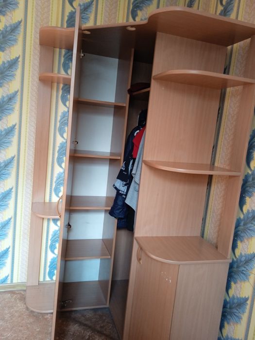 Угловой шкаф для одежды