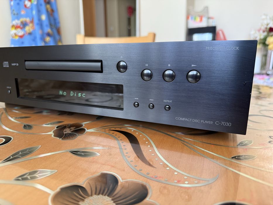 Onkyo C-7030 CD Player
