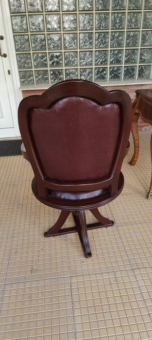 Класическо писалище / бюро и офис кресло