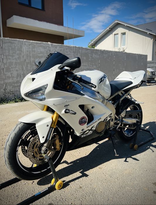 Kawasaki zr6r 636 2004