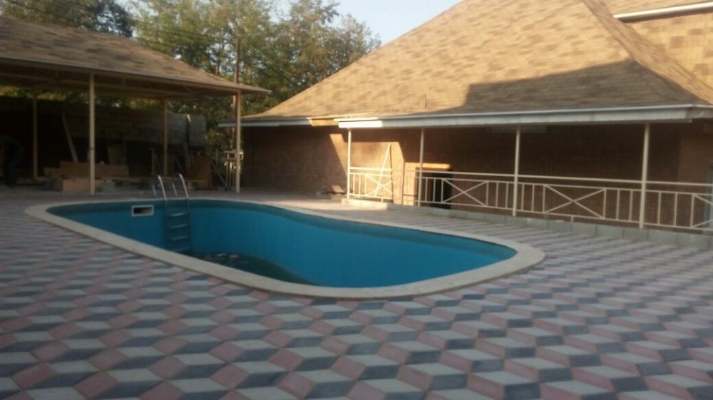 Укладка брусчатки, демонтаж поребрик лотки Стяжка Рулоный газон Дёрн ...