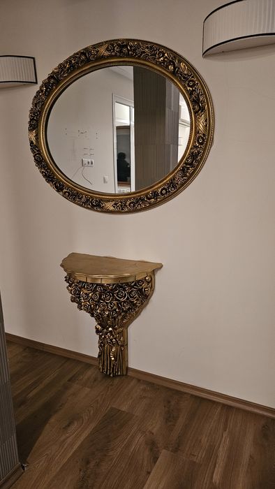 Конзола с огледало