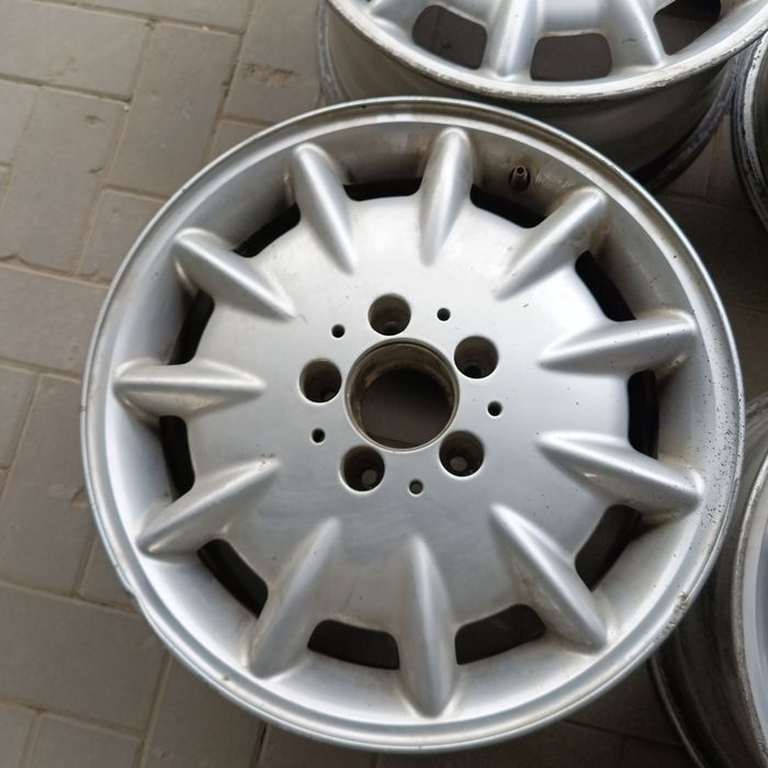 Продам оригинальные диски на Мерседес на 16