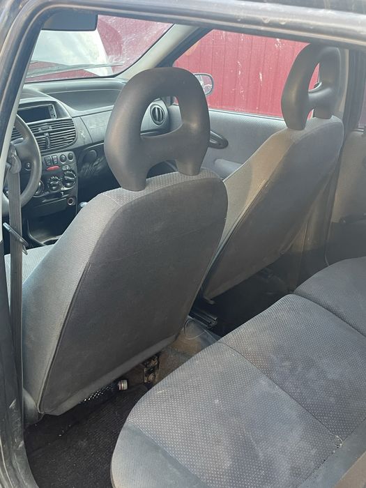 Vand fiat punto 1.4 benzină ,nu dețin acte este de camp