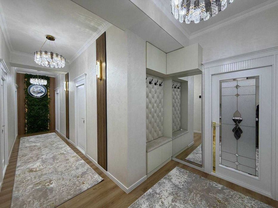 Срочно! Продаётся 4х комнатная ЛЮКС квартира на первом этаже!!!