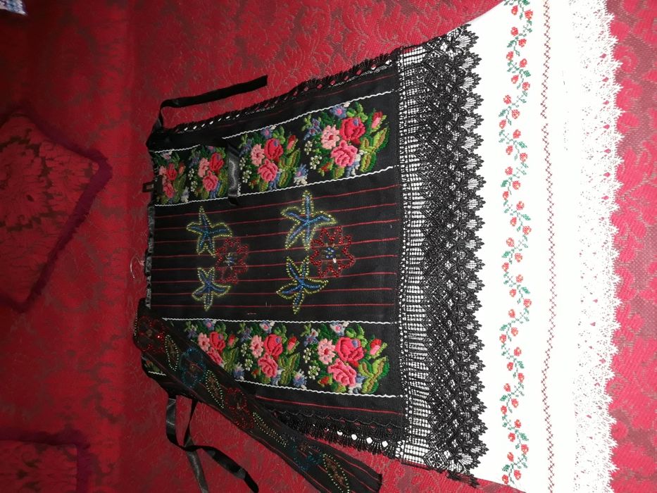 Costum popular damă nou