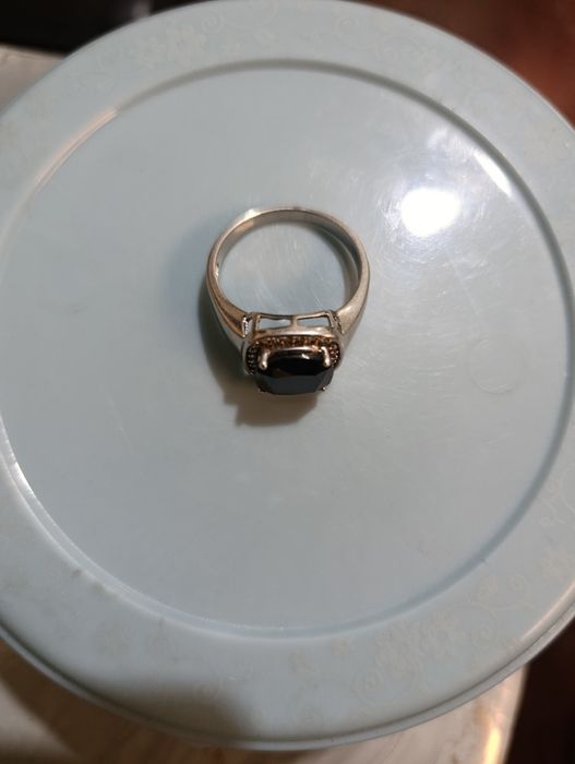 Кольцо серебро с камнем