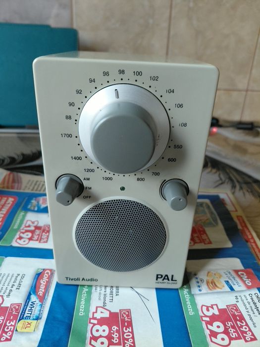 Vind radio Tivoli  pal by Henry Kloss