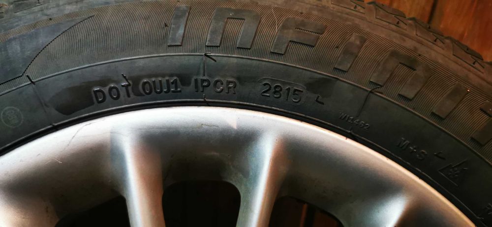 Зимни гуми+лети джанти за бмв Е39 в отлично  състояние 225/55/16