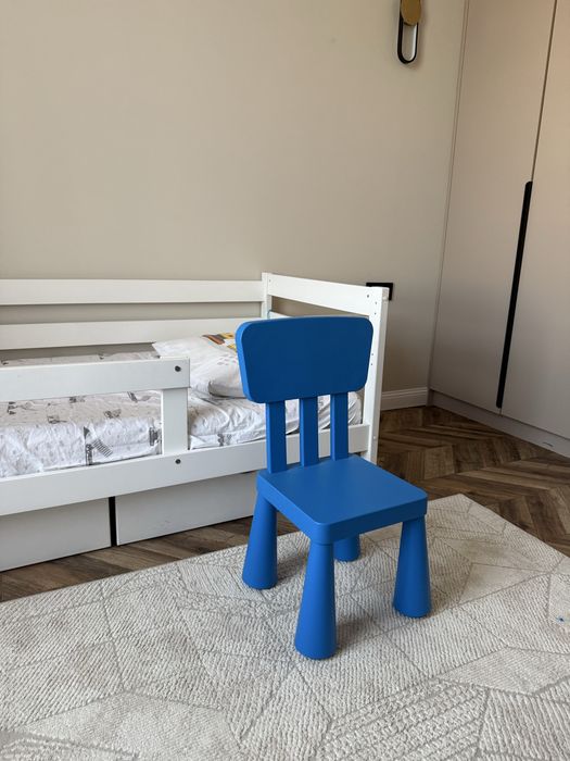 Стол и стул IKEA