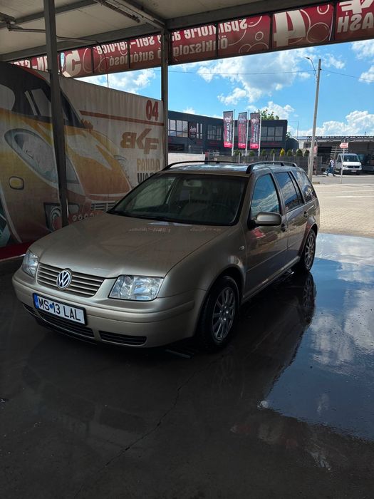VOLKSWAGEN Bora