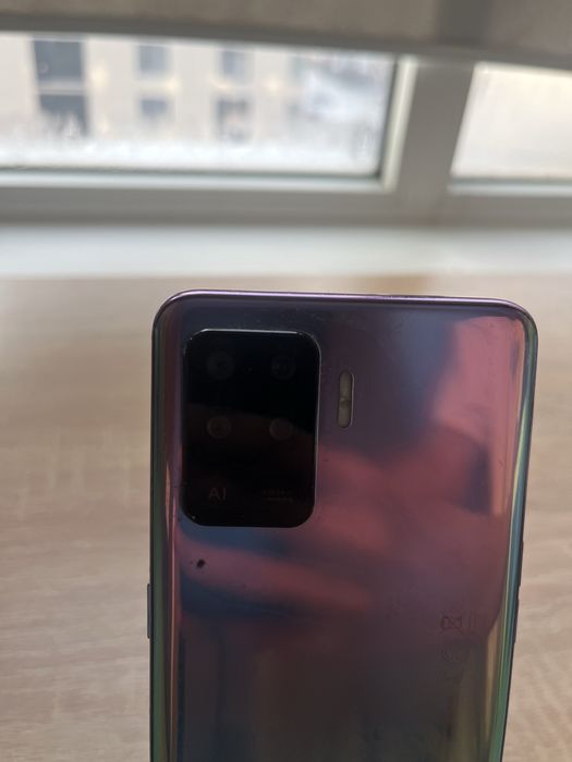 Смартфон Oppo Reno 5