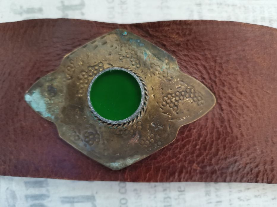 Колан с изкуствени камъни