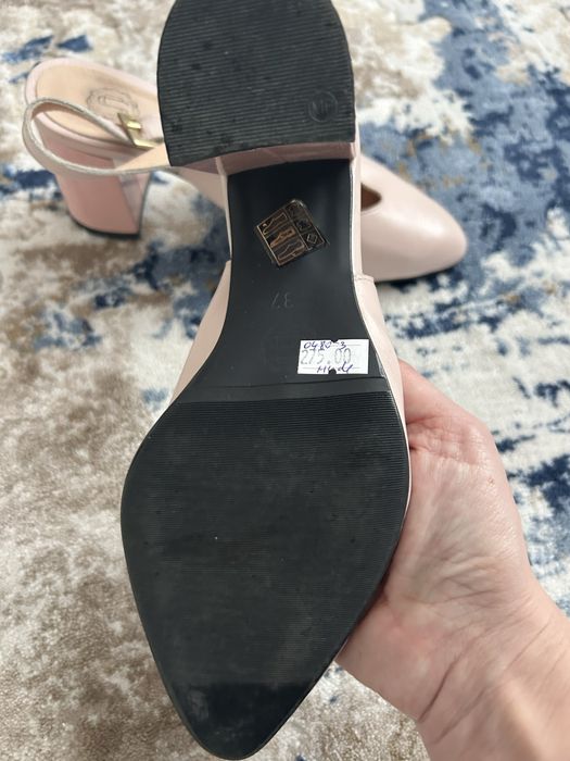 Pantofi din piele