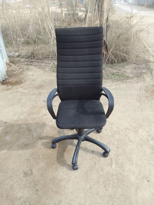 Кресло компьютерное рабочий как на фото 5000 тн