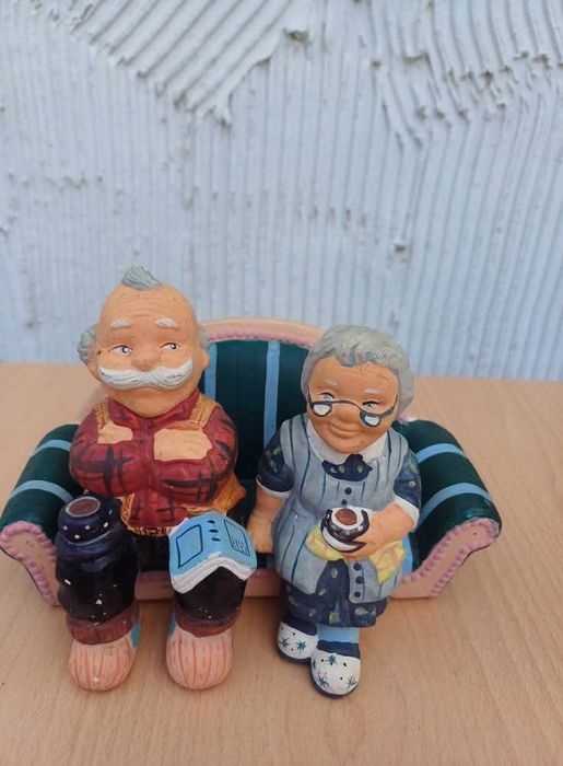 Баба и Дядо керамична статуетка