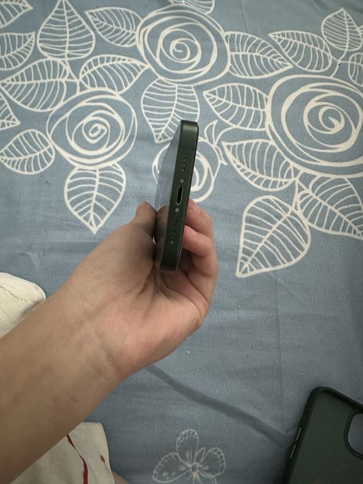 Продам Б/у Айфон 13