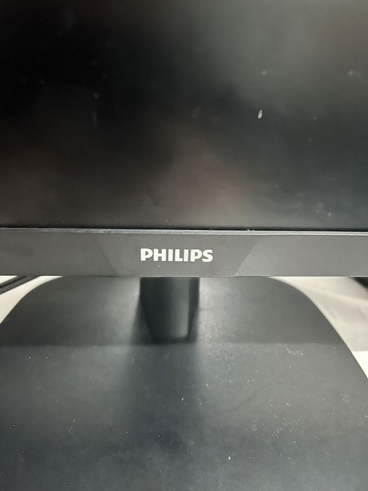 Монитор Philips, почти новая