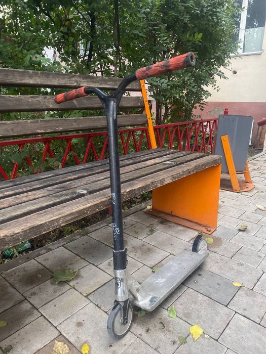 Продам самокат трюковой