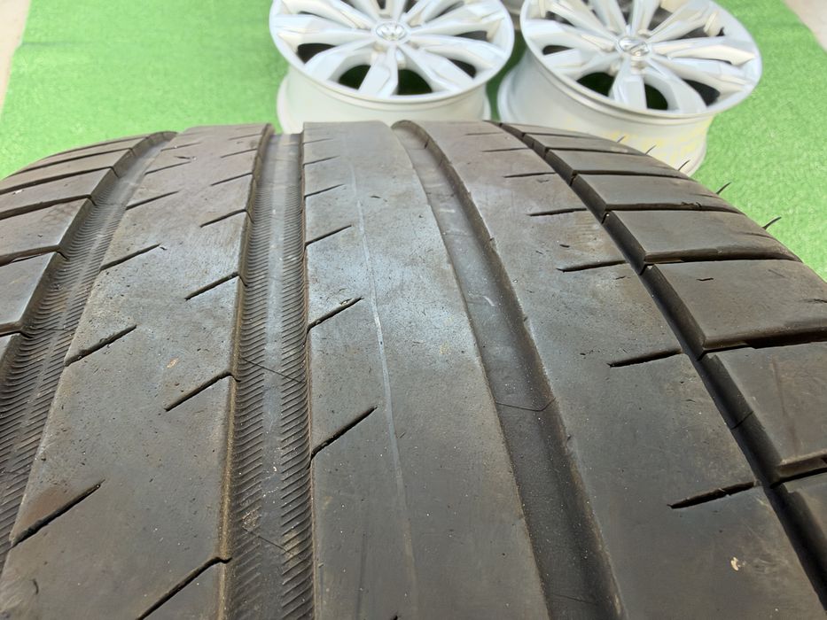 4бр. Летни Гуми С Борд 255/40R/20 -MICHELIN Pilot Sport- *EV+T0*- DOT:1723- 5.4мм.+5.0мм.