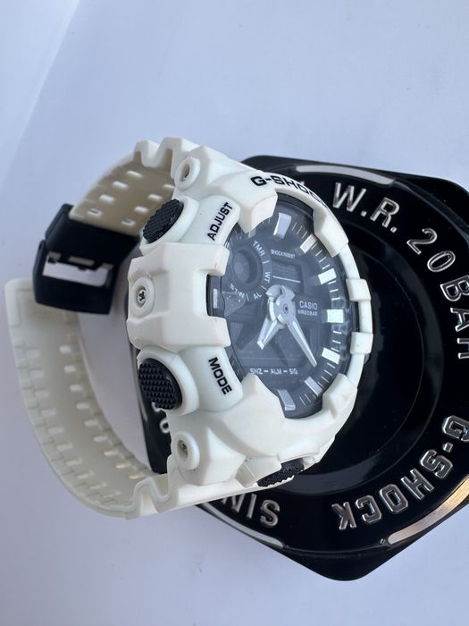 Нов CASIO G-Shock GA-700-7A
