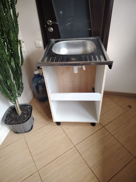 Продам кухонную тумбу мойку