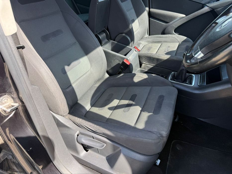 Dezmembrez Vw tiguan 2009 2.0 tdi CBAB 4x4 negru