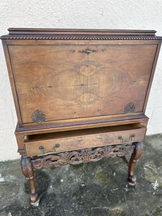 Ретро бар шкаф / витрина от масивно дърво