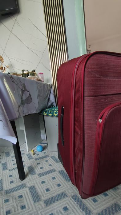 Чемоданы по 3000