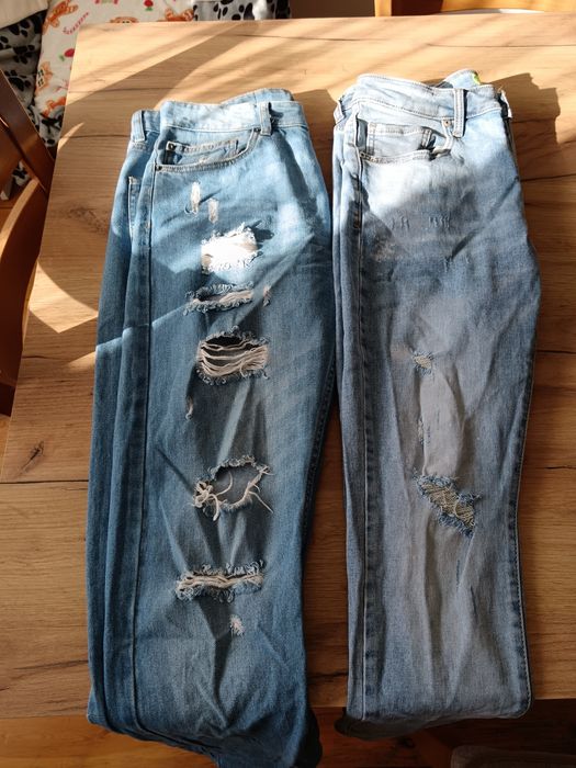 Продавам 2 чифта Дънки.