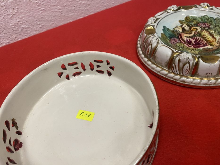 Голям италиански пепелник и купа на каподимонте