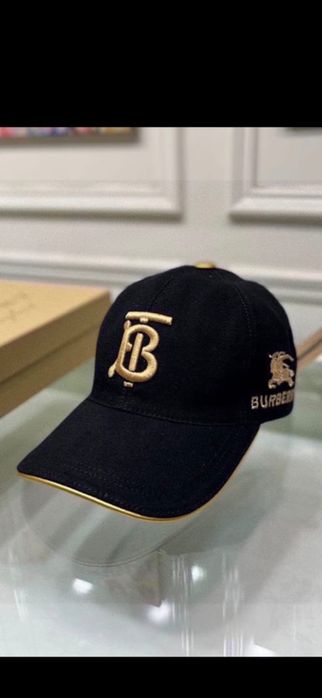 Șapcă Burberry model 2026, 8 modele