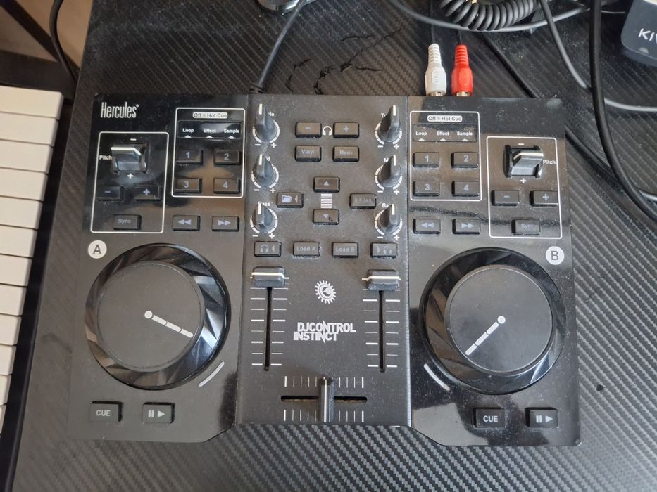 Диджей Контролер Hercules DJControl Instinct