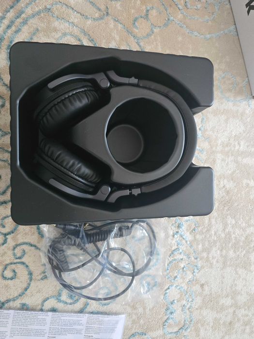 Componente DJ:Consola,casti,boxe