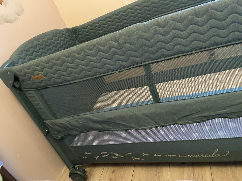 Кошара с падаща страна Chipolino Мерида, Зелена лен.